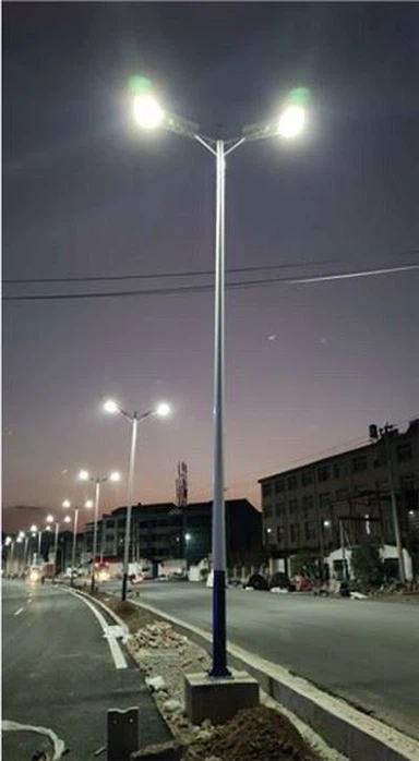 tout en un lampadaire solaire intégré